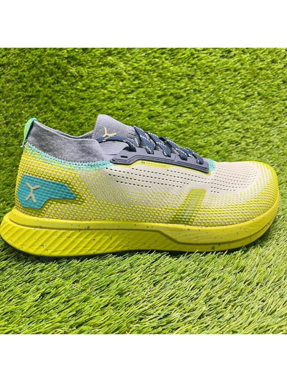 Flux Footwear Adapt Trail Runner Gray Green Mens Size 9.5 Running Shoes Sneakers